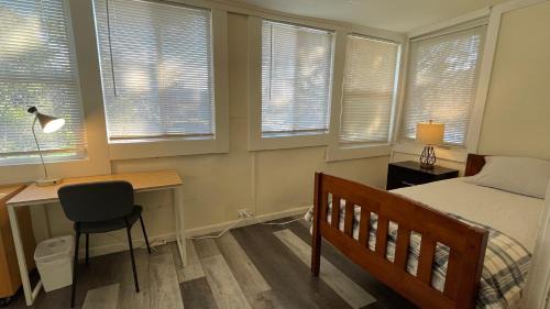South Berkeley Apartamento | Cheerful 4b/2b Residential home in Berkeley