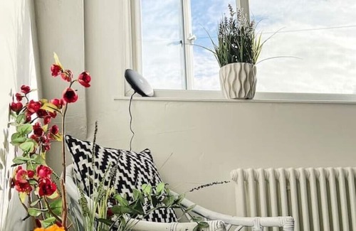 Bolton Casa | Cheerful 5 bedroomed home with great amenities.