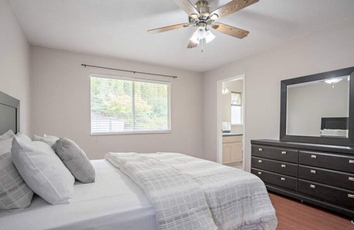 Upper Ten Oaks Casa | Cheerful 5 Bedroom Home