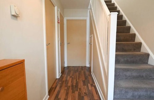 Reading Casa | Cheerful - 5 bedroom house with parking