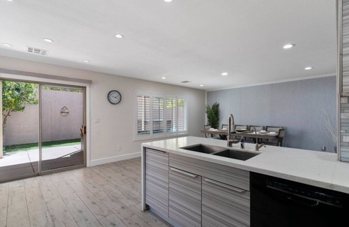 Rhodes Ranch Casa | Cheerful 5-Bedroom Home with hot tub