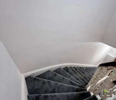 Govan Casa | Cheerful 5 Bedroom House Close to Central West End and Parking