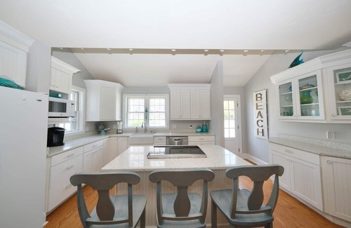 Naushop Casa | Cheerful 5 br Nantucket home; perfect for families