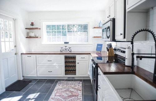 Forest Park Casa | Cheerful Avondale Bungalow