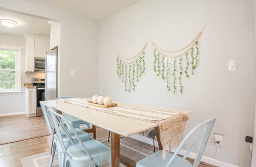 Norfolk Cabaña | Cheerful Beach House with Rec House