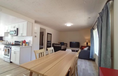 Y Area Cabina | Cheerful Cabin in South Lake Tahoe