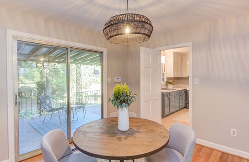 Chapel Hill Casa | Cheerful Chapel Hill 4 BR HOUSE Close to UNC/Carrboro on Private 7 Acre Flat Lot