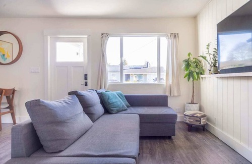 Napa Cabaña | Cheerful Cottage 1.5 mi from Downtown Napa