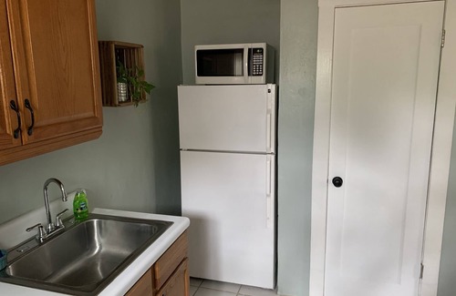 Parrot Cove Cabaña | Cheerful Cottage Close to the Beach!