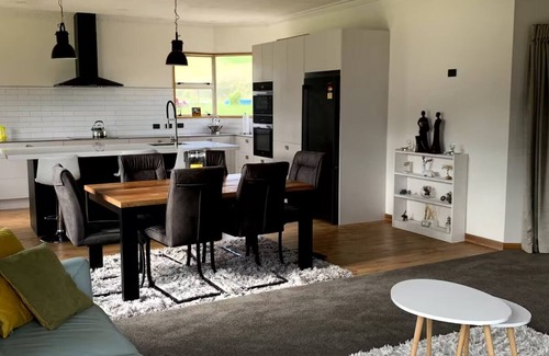 Dunedin Casa | Cheerful country home with 3-bedrooms, 2-bathrooms