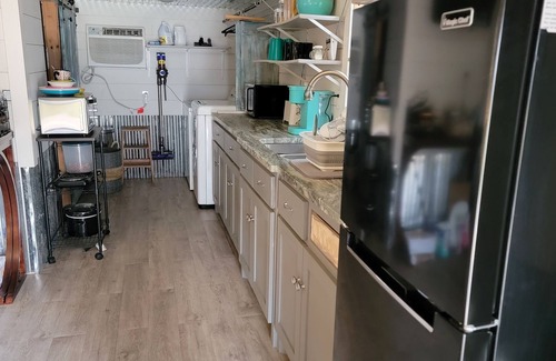 Bauxite Apartamento | Cheerful Country Tiny Home!