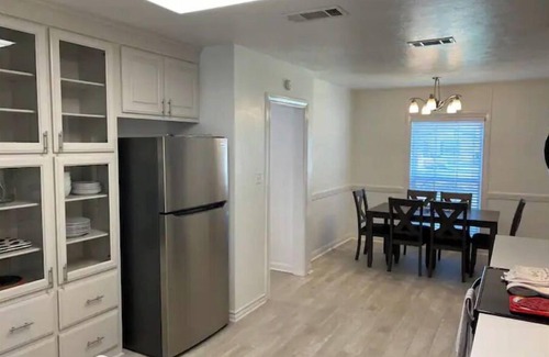 Wichita Falls Casa | Cheerful Country Club Cottage Near MSU