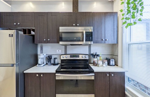 Windsor Casa | Cheerful & cozy downtown 2bdr with free parking