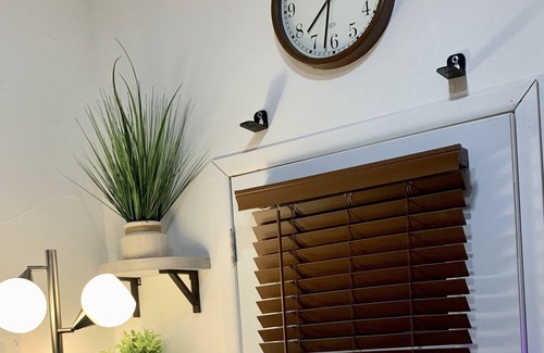 Lowell Apartamento | Cheerful, cozy TINY HOUSE, loft bedroom, walking distance to lake!