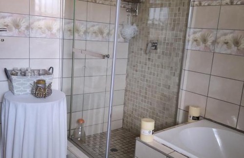Brakpan Casa | Cheerful Family Holiday Home