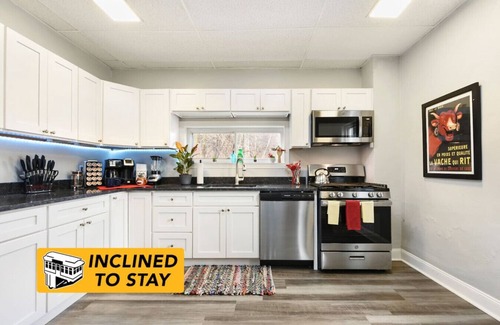 Central Northside Apartamento | Cheerful 4 Bedroom Homebase in Hip Neighborhood
