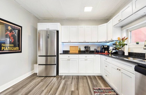Central Northside Apartamento | Cheerful 4 Bedroom Homebase in Hip Neighborhood