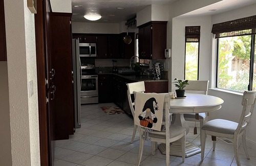 Antioch Casa | Cheerful house 3 bed 4 bath pool house