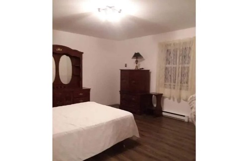 New Kingston Cabaña | Cheerful mountain duplex!