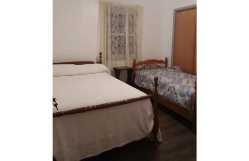New Kingston Cabaña | Cheerful mountain duplex!