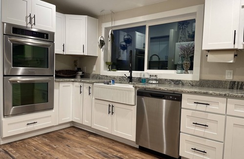 Halfway Otro | Cheerful Newly remodeled 3-bedroom farmhouse
