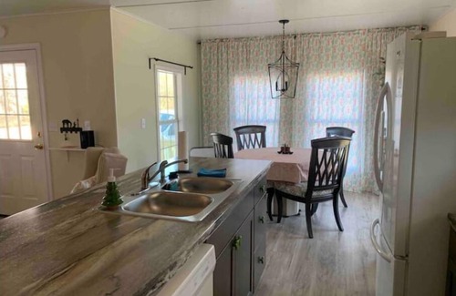 Shelbyville Cabaña | Cheerful One bedroom cottage in the country
