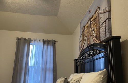 Fort Worth Casa | Cheerful one private bedroom in a house. Quiet, clean and safe community