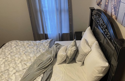 Fort Worth Casa | Cheerful one private bedroom in a house. Quiet, clean and safe community