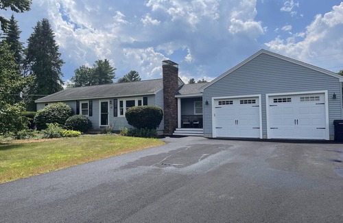 Litchfield Casa | Cheerful PET FRIENDLY Home