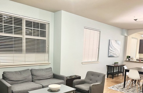 Education Hill Casa | Cheerful Redmond townhome