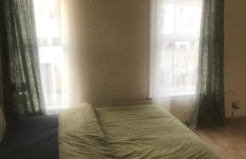 Plumstead Casa | Cheerful rooms 1 & 2