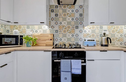 West End Cabaña | Cheerful Stays: Westend Cottage - Edinbrugh