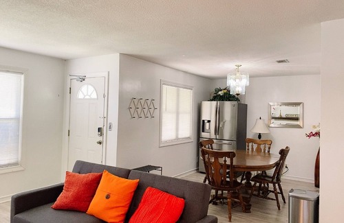 Brunswick Casa | Cheerful, three bedrooms, centrally-located place near hospital, St Simons