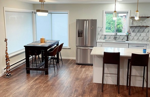 Haller Lake Casa | Cheerful two bedroom house with a beautiful backyard