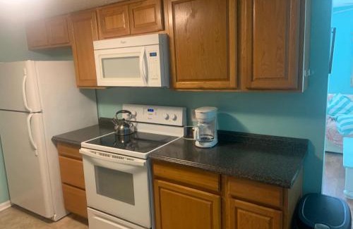 Garden City Casa | Cheerful two bedroom house 1.5 miles from beach.