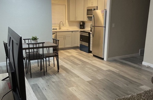 Northeast Park Hill Casa | Cheerful updated 3bed room house