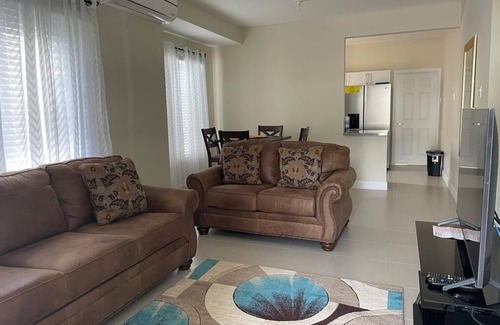 Lucea Casa | Cheerful Vacation Home