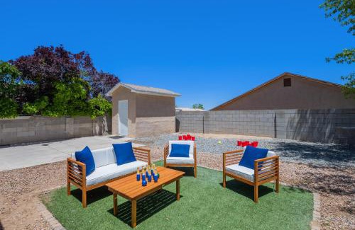 Paradise Hills Civic Casa | Cheerful Vibrant 3BR - 3TV - New