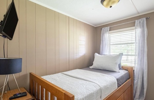 Denton Casa | Cheerful Wooded Retreat: 2BD/1BA | Denton