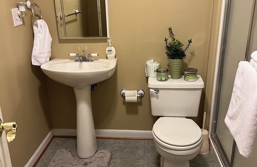 Waldorf Casa | Cheerful1 bedroom basement with separate entrance