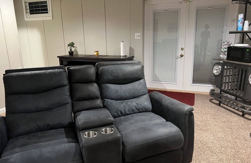 Waldorf Casa | Cheerful1 bedroom basement with separate entrance