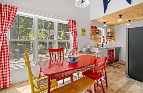Sturgeon Bay Cabaña | Cheery accessible lakefront cottage-quiet side of Lake Michigan in Door County