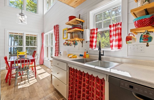Sturgeon Bay Cabaña | Cheery accessible lakefront cottage-quiet side of Lake Michigan in Door County