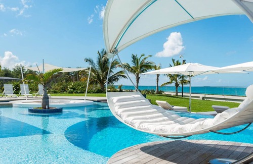 Plum Bay Villa | Chef included by Fantasia Villas: Villa C'est la Vie