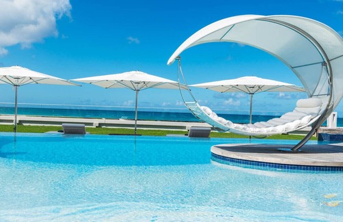 Plum Bay Villa | Chef included by Fantasia Villas: Villa C'est la Vie