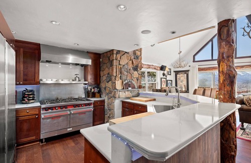 Carbondale Casa | Chef's Chalet | Gourmet Living w/ Views & Hot Tubs
