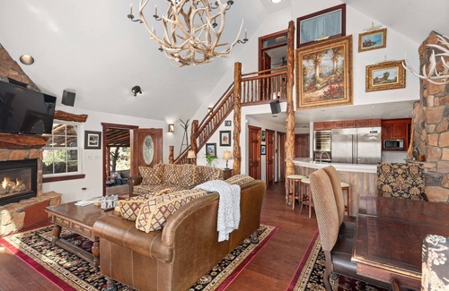 Carbondale Casa | Chef's Chalet | Gourmet Living w/ Views & Hot Tubs