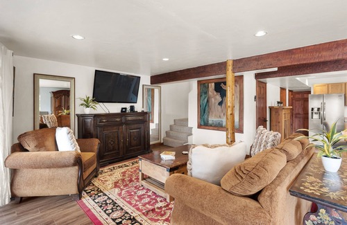 Carbondale Casa | Chef's Chalet | Gourmet Living w/ Views & Hot Tubs