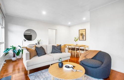 Cheltenham Casa | Cheltenham Charm by Ready Set Stay