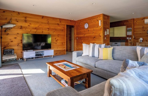 Akaroa Casa | Chemin Wonder - Akaroa Holiday Home